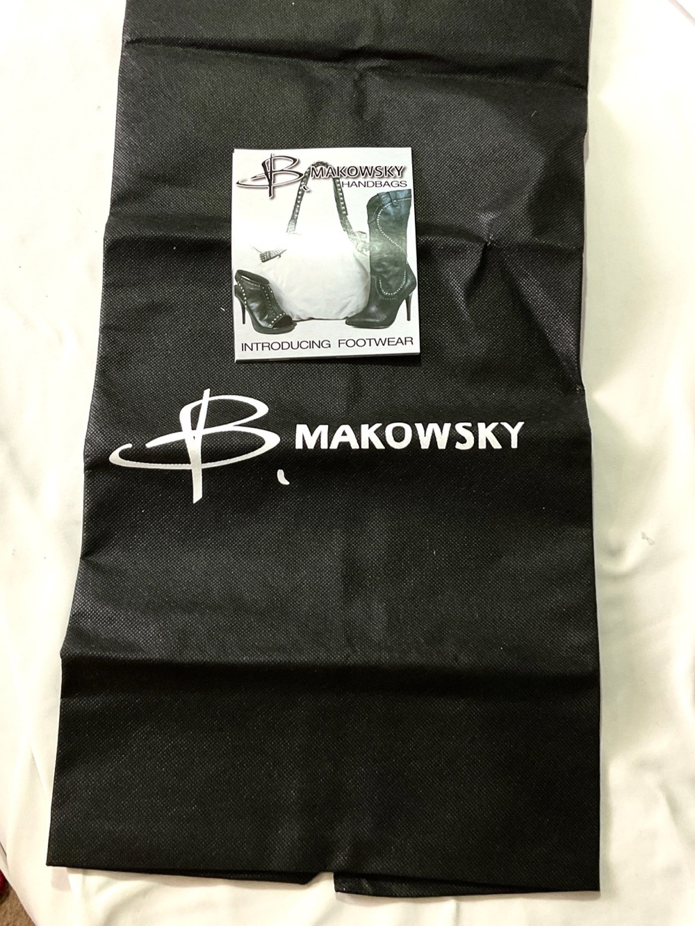 NWOT- B Makowsky brown, pleated, leather, goldtone hardware hobo shoulder bag - Picture 14 of 15